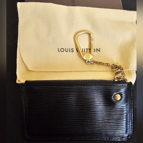 Louis Vuitton Black Epi Leather Key Cles - Picture 2 of 7